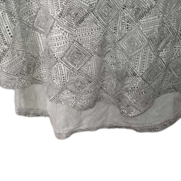 Old Navy Relaxed Printed Scoop Neck Swing Tank Top Size Small - Picture 3 of 9